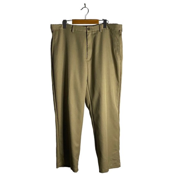 Haggar Clothing Men's Khaki Tan Classic Fit Straight Leg Pants - Picture 1 of 9